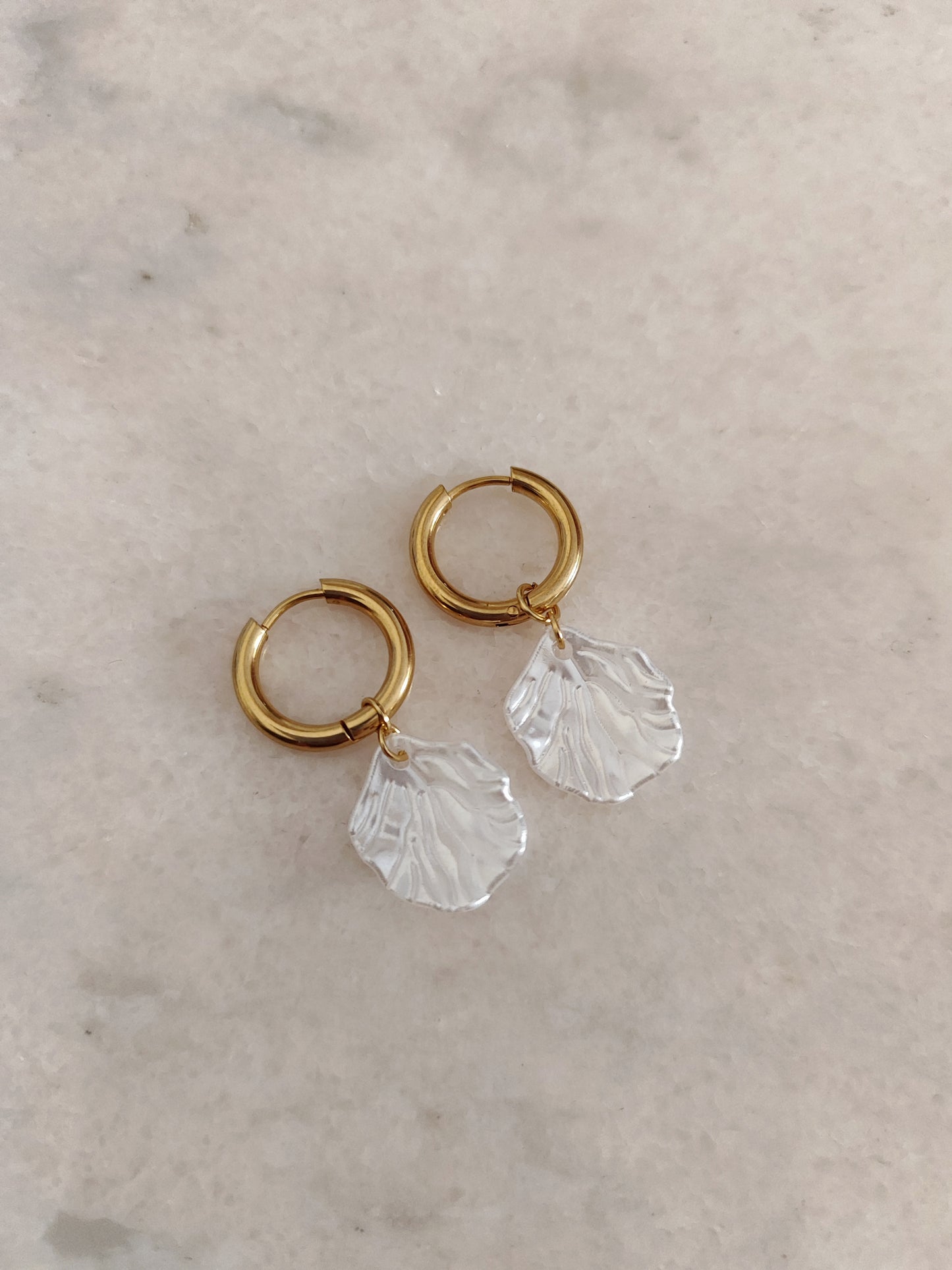 Σκουλαρίκια λευκό πέταλο!