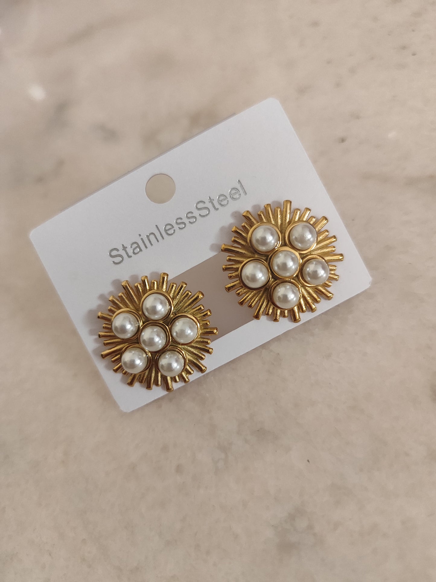 Ατσάλινα σκουλαρίκια!