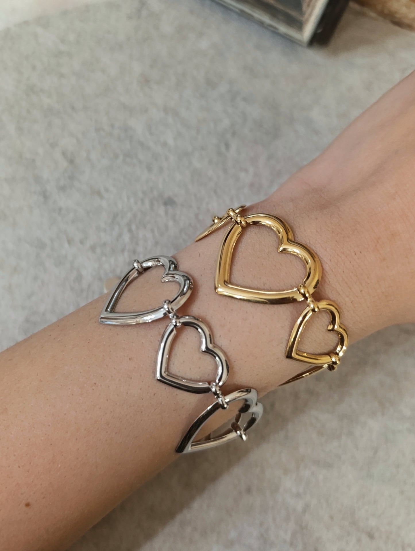 Ατσάλινα βραχιόλια!