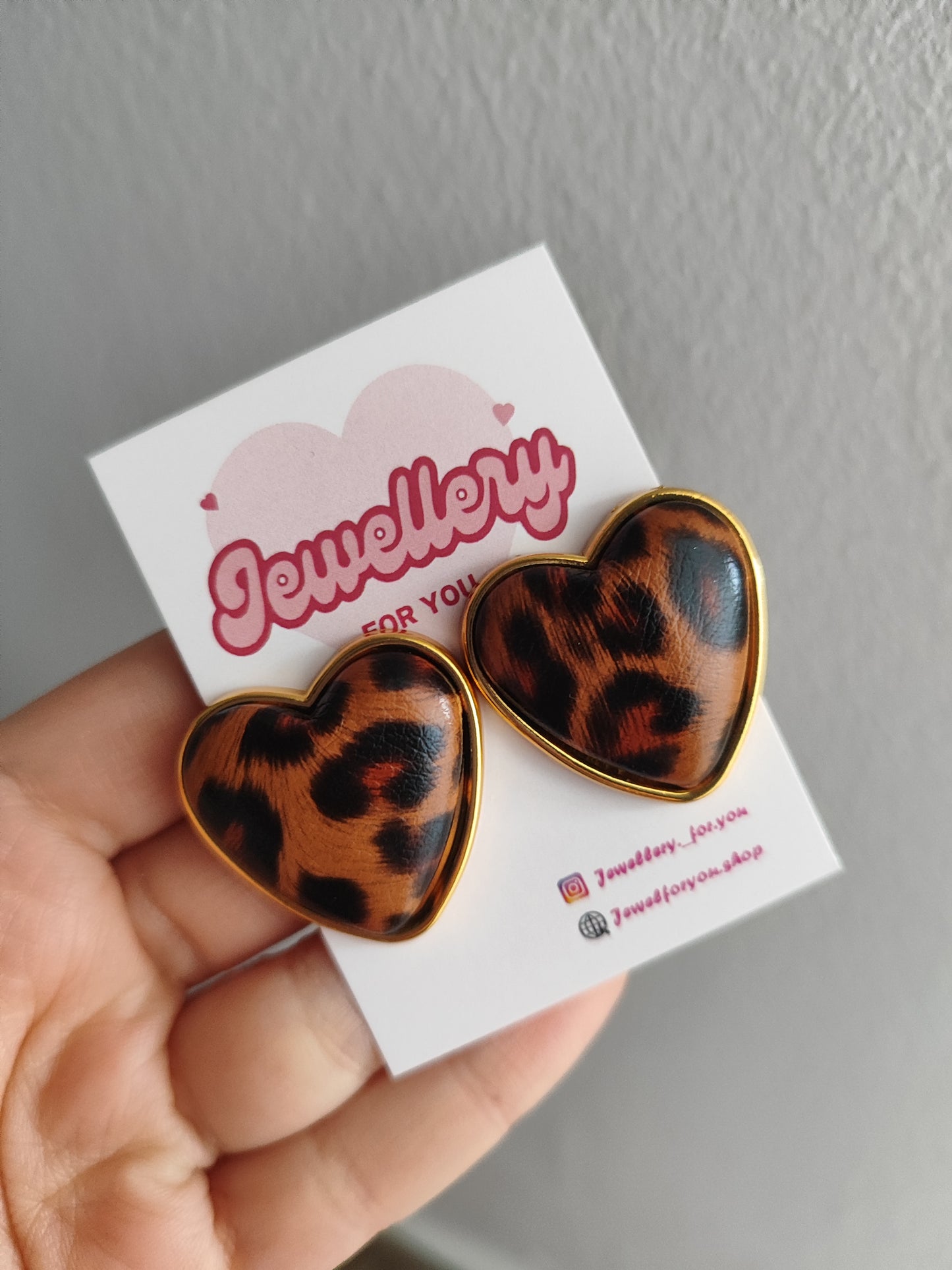 Leopard earrings!🐆