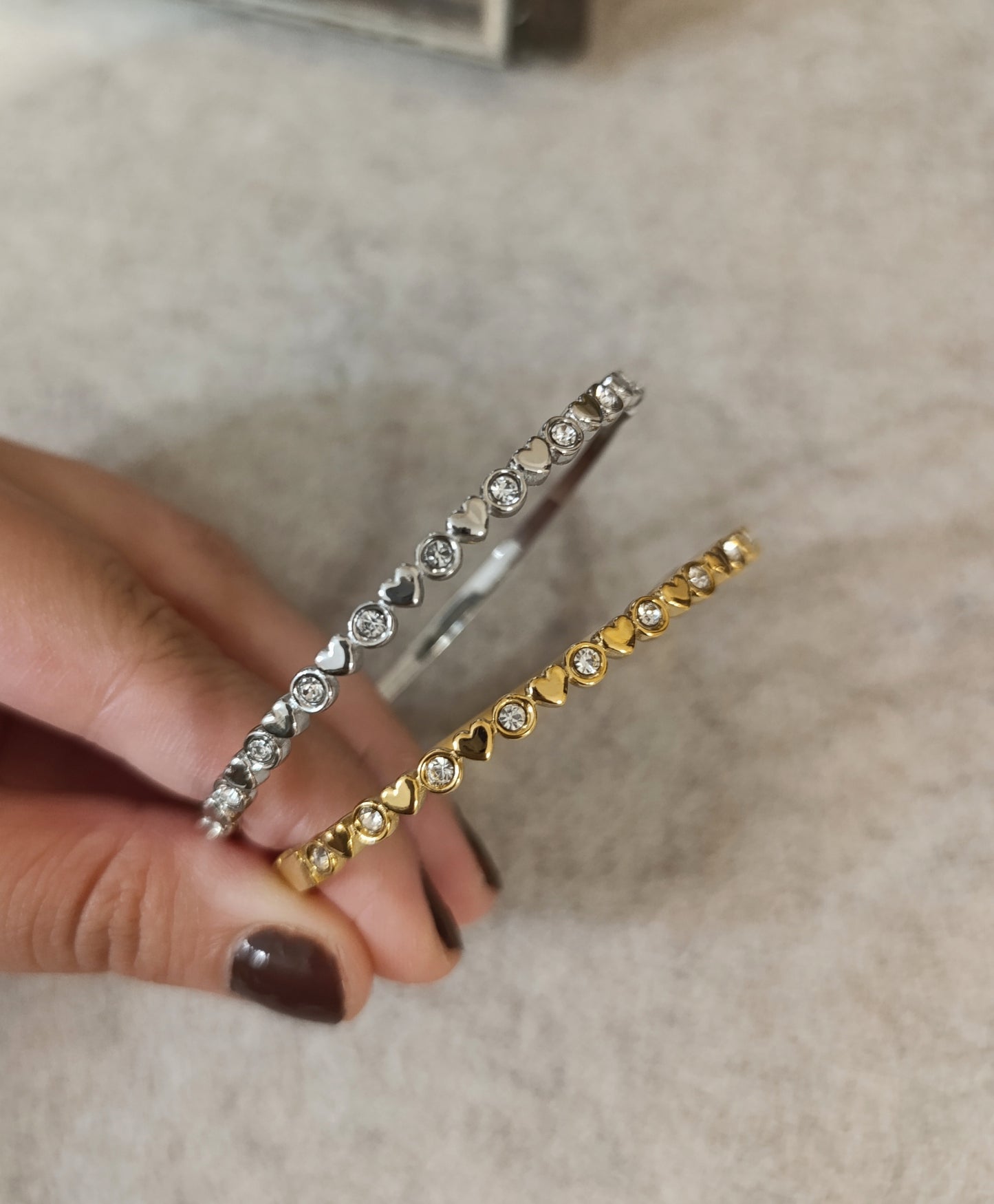 Ατσάλινες χειροπέδες!